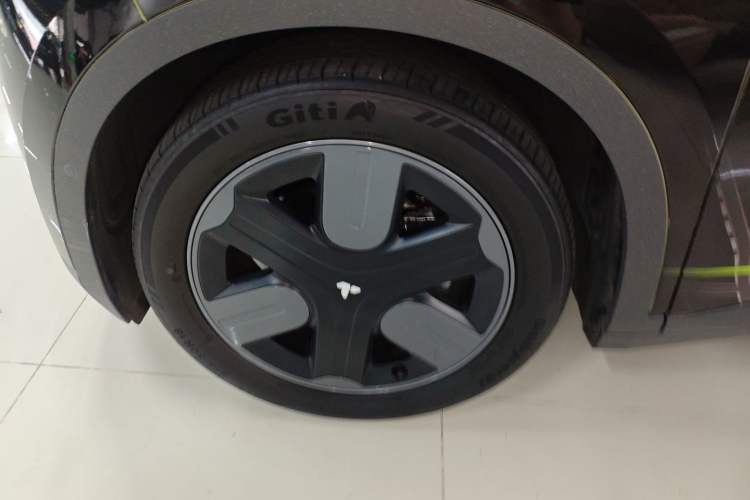 Used firefly 2025 Free Edition
