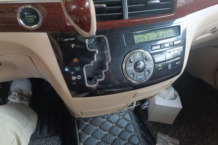 Used Toyota Previa 2012 2.4L 7-Seater Luxury Edition Gear Lever