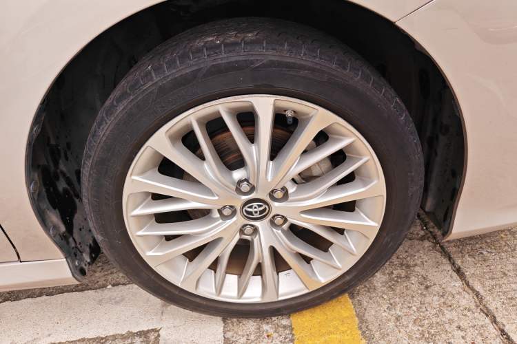 Used Toyota Camry 2019 Revised Version 2.5G Luxury Edition Right Front Wheel Hub