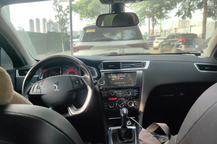 Used DS 6 2014 1.6T Luxury Edition THP160 Center Console