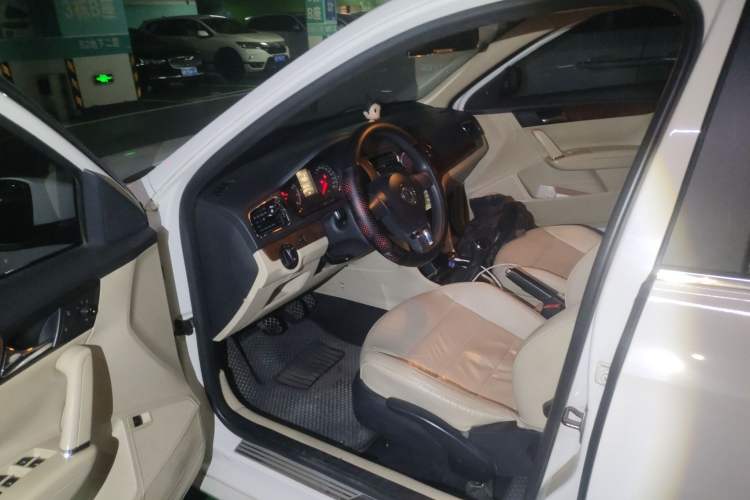 Used Volkswagen Lavida 2013 Revised Version 1.4 TSI Manual Comfort Edition