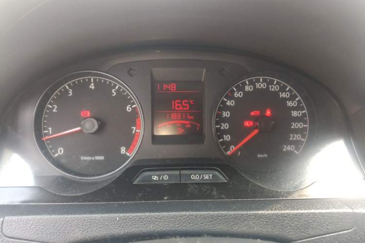 Used Volkswagen Santana 2015 1.6L Manual Fashion Edition