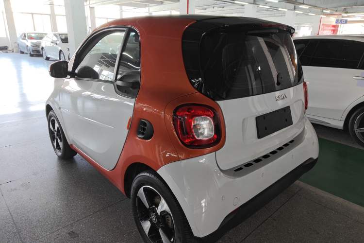 Used smart fortwo 2018 1.0L 52kW Hardtop Passion Edition China V Standard
