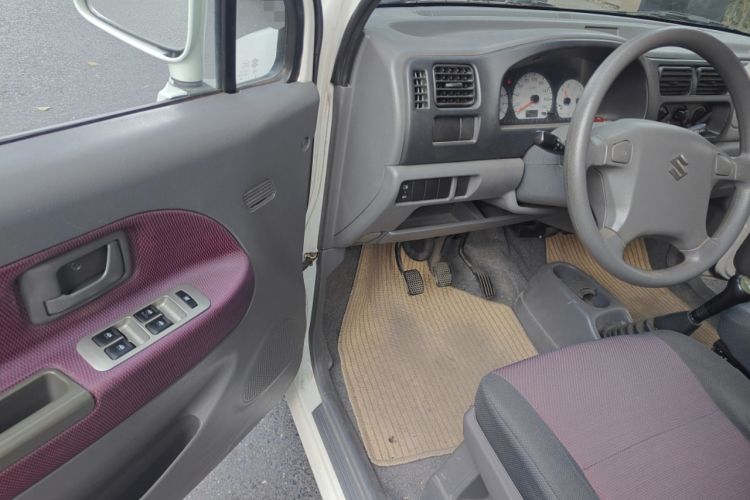 Used Suzuki Wagon R 2013 Venture Edition 1.0L Manual - Practical Model 3 Driver Seat