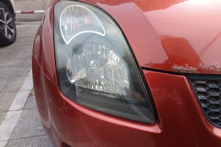 Used Suzuki Swift 2011 1.5L Automatic Fashion Edition Right Front Headlight