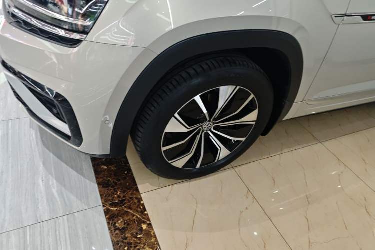 Used Volkswagen Teramont X 2019 380TSI Four-Wheel Drive Prestige Luxury Edition Left Front Wheel Hub