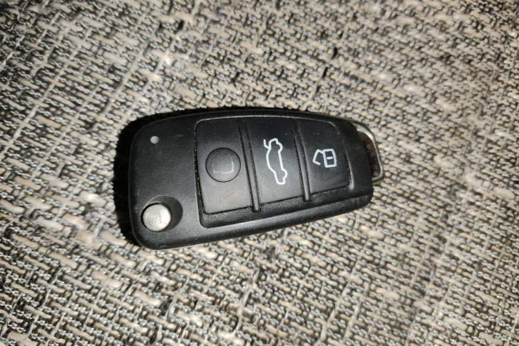 Used Chery QQ Ice Cream 2022 170km Sundae Phosphate Lithium-Ion