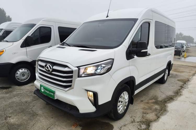 Used SAIC MAXUS Xintu V90 2022 2.0T AMT Yunjie Front-Wheel-Drive Long Wheelbase High-Roof Single-Tire Rear 7-Seater