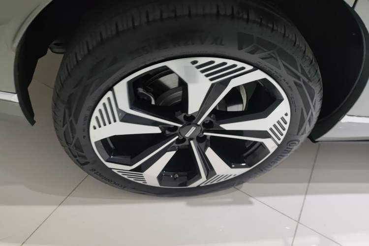 Used Wey Lanshan 2025 Four-Wheel Drive Ultra Right Rear Wheel Hub