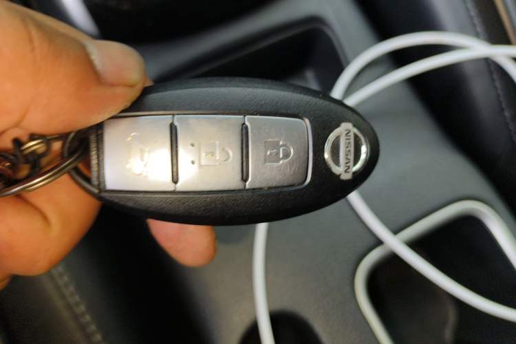 Used Nissan Sylphy 2019 1.6XV CVT Smart Connect Luxury Edition China VI Standard Vehicle Key