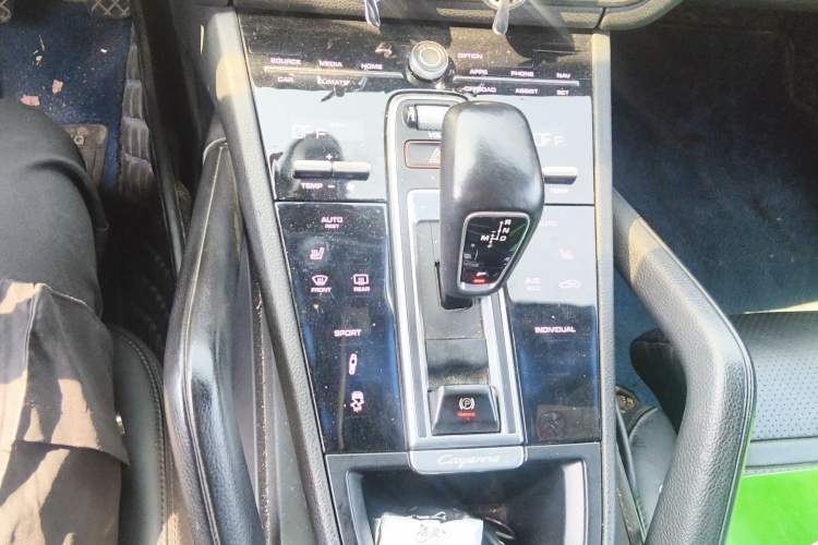 Used Porsche Cayenne 2018 Cayenne 3.0T Gear Lever