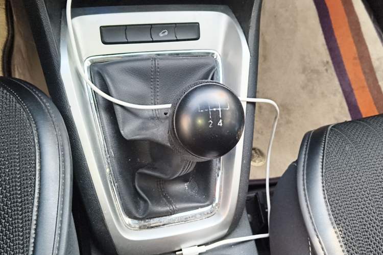 Used Roewe RX3 2020 1.6L Manual - Ultra-Fresh Entry Version Gear Lever