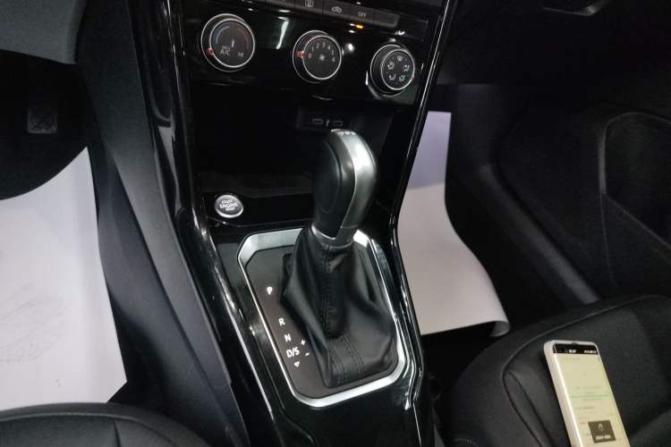 Used Volkswagen T-ROC 2021 280TSI DSG Two-Wheel Drive Comfort Connect Edition Gear Lever