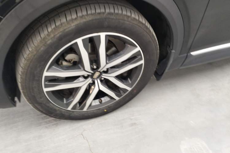 Used Bestune T99 2020 20TD Automatic Premium Edition Left Front Wheel Hub