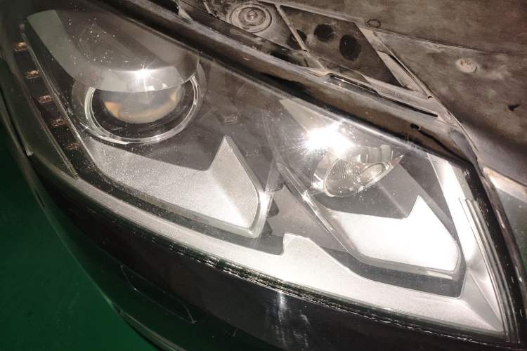 Used Volkswagen Magotan 2013 2.0 TSI Ultimate Model Right Front Headlight