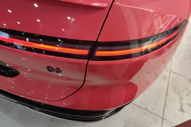 Used Avatr 06 2025 Pro Range-Extended Edition Exterior 3