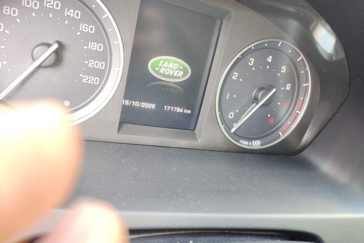 Used Land Rover Freelander 2 2014 2.0T Si4 SE Gasoline Version Odometer Close Up