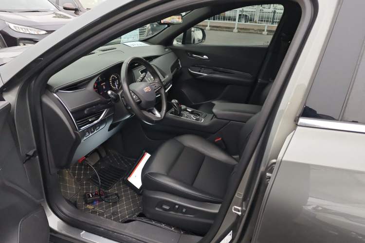 Used Cadillac XT4 2018 28T Two-Wheel Drive Tech Version