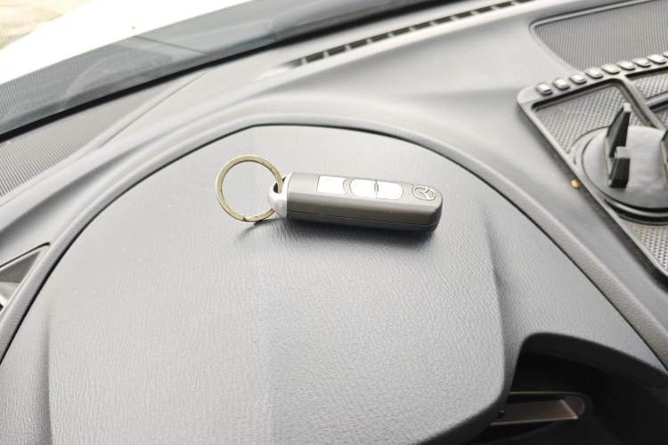 Used Mazda 3 Axela 2017 Sedan 1.5L Automatic Luxury Model Emission Standard China V Vehicle Key