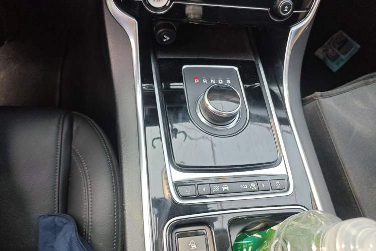 Used Jaguar XFL 2018 XFL 2.0T 200PS Luxury Edition
