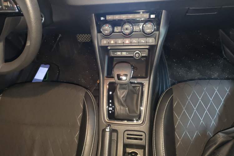 Used Skoda Karoq 2019 TSI280 SmartDrive Luxury Edition China V Standard Gear Lever