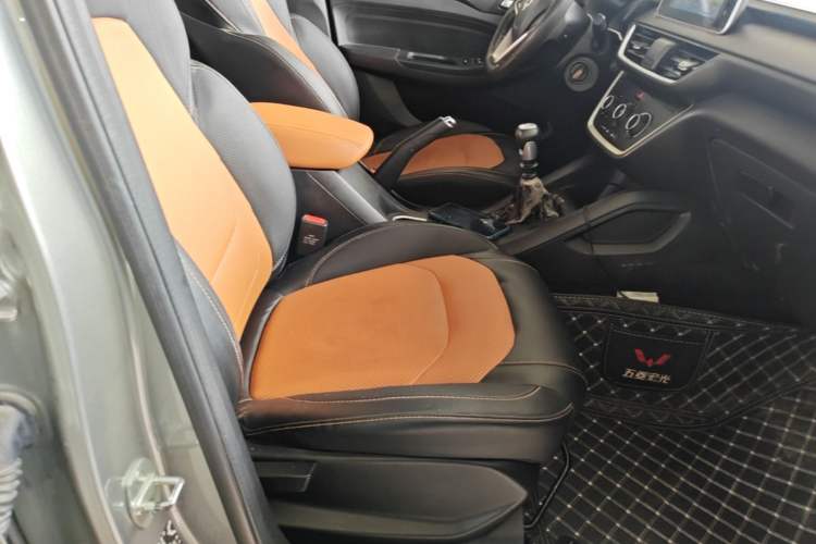 Used Wuling Hongguang S3 2019 1.5L Manual Comfort Model China VI Standard
