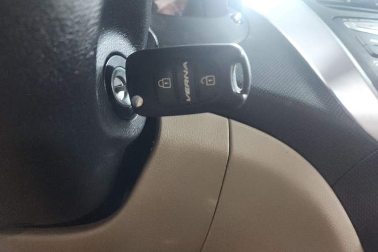 Used Hyundai Verna (older generation) 2016 1.4L Manual Smart GLS Trim Vehicle Key