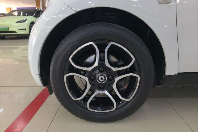 Used smart fortwo 2019 0.9T 66kW Hardtop Wind Power Edition China VI Exterior 4