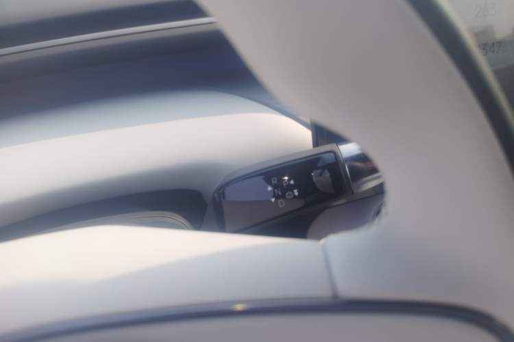 Used XPeng G7 2025 Model—602 Long Range Max Gear Lever