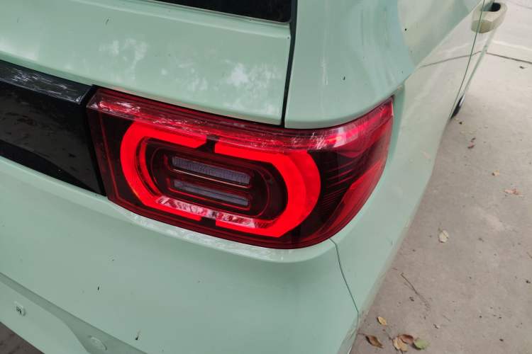 Used Wuling Hongguang MINIEV 2022 Macaron Premium Model – Lithium Iron Phosphate