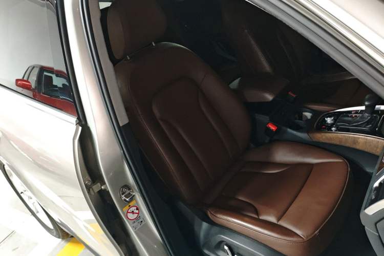 Used Audi Q5 2013 40 TFSI Comfort Edition Right Front Seat