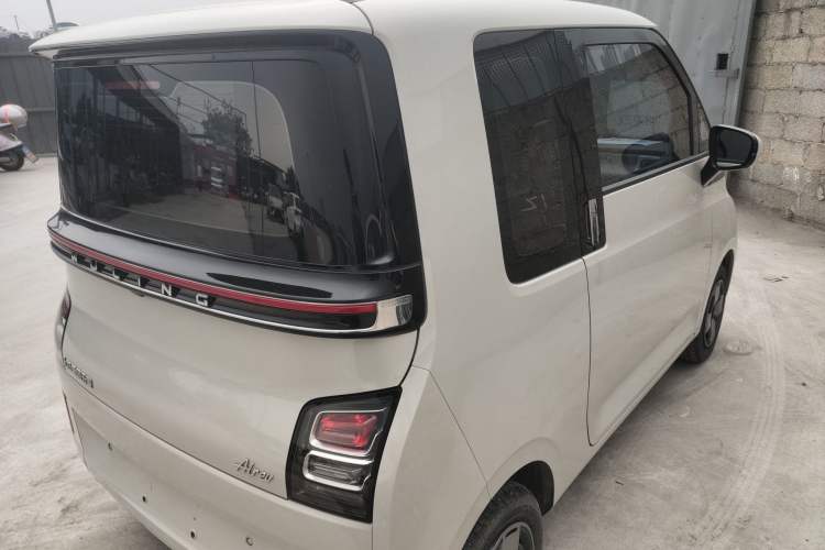 Used Wuling Air ev 2023 - Four Seats - Standard Edition