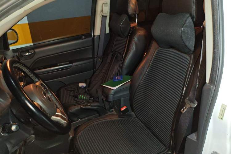 Used Jeep Compass 2012 2.0L two-wheel drive sport version