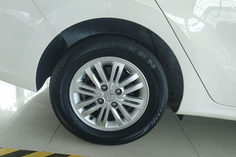 Used Kia Pegas 2019 1.4L Manual Value Edition National VI Standard Right Rear Wheel Hub