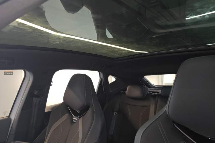 Used Volkswagen ID.UNYX 2024 Pro Long-Range Version
