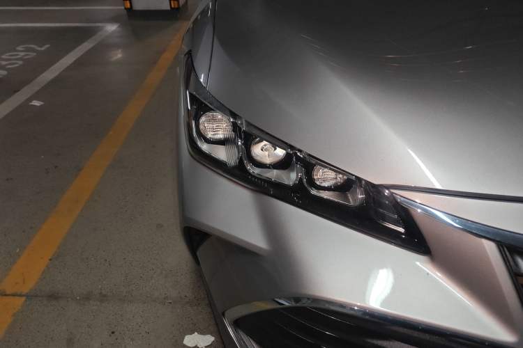 Used Toyota Avalon 2019 2.0L Luxury Edition China VI Standard
