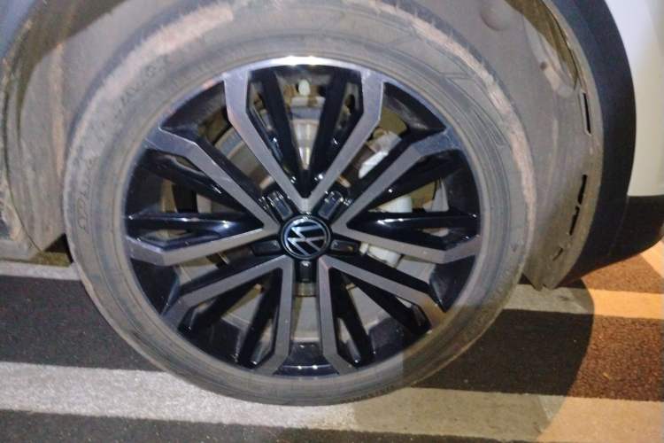 Used Volkswagen T-ROC 2021 280TSI DSG Two-Wheel Drive Comfort Connect Edition Right Front Wheel Hub