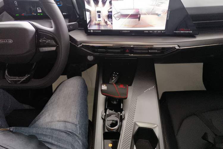 Used CHANGAN OSHAN Z6 New Energy 2023 ZhiDian iDD 150KM Flagship PLUS Smart Parking Edition
