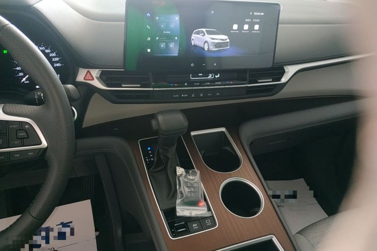 Used Toyota SIENNA 2026 Model 2.5L Dual-Engine Two-Wheel-Drive Comfort Edition Audio And AC Panel