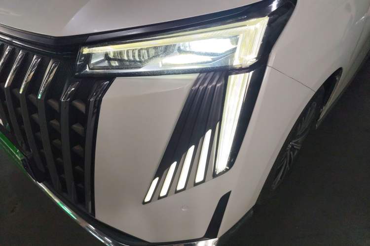 Used GAC Trumpchi M8 2024 Master Series 400T Prestige Edition Left Front Headlight