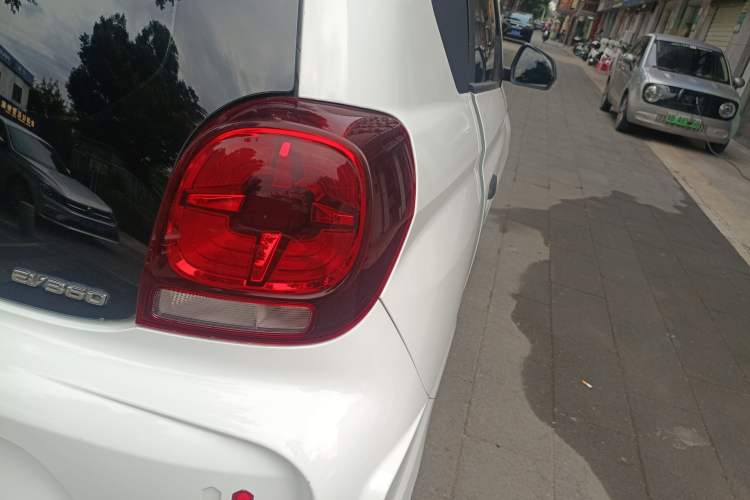 Used Roewe Clever 2021 302km All-Round Version Exterior 3