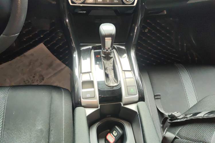 Used Honda Civic 2016 220TURBO CVT Luxury Edition
