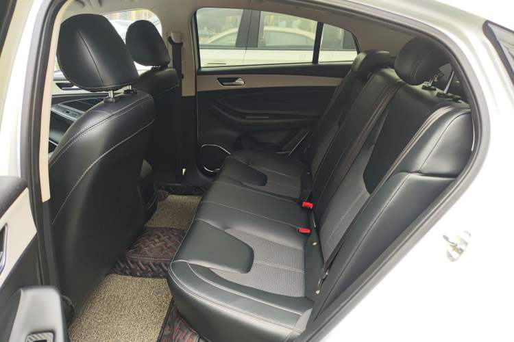 Used Chery Arrizo GX 2018 1.5T CVT Dynamic Color Version China V Standard Left Rear Seat