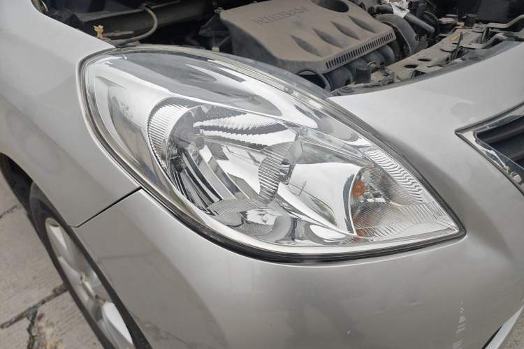 Used Nissan Sunny 2011 1.5XL Manual Deluxe Edition Right Front Headlight