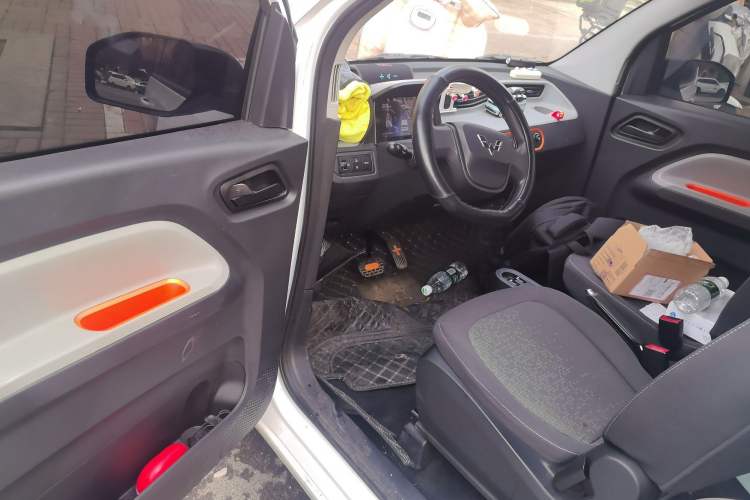 Used Wuling Hongguang MINIEV 2021 Macaron Fashion Model Lithium Iron Phosphate
