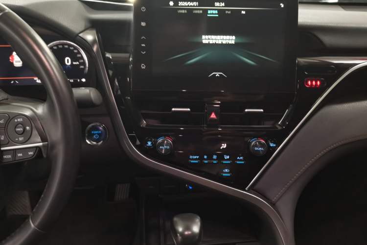 Used Toyota Camry 2021 Dual-Motor 2.5HG Luxury Edition Audio And AC Panel