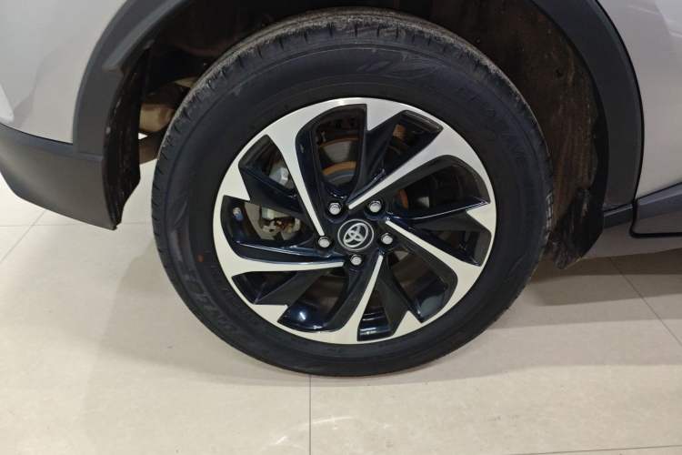 Used Toyota IZOA 2020 2.0L Yichi Version
