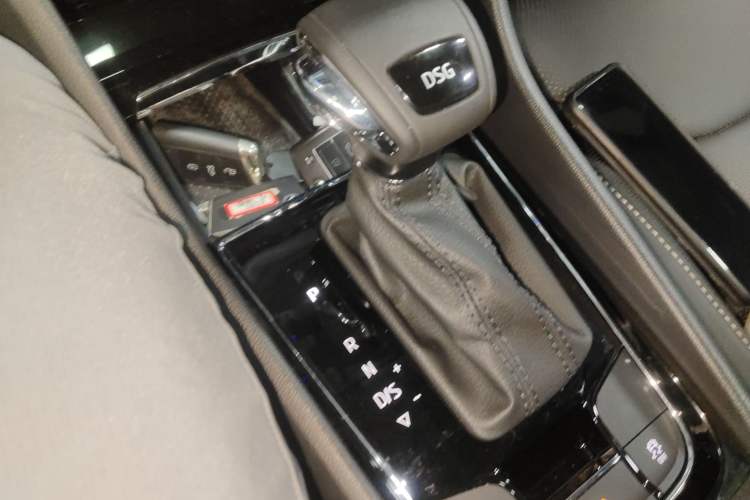 Used Skoda Kodiaq 2023 Facelifted TSI330 7-Seater Two-Wheel-Drive Luxury Edition