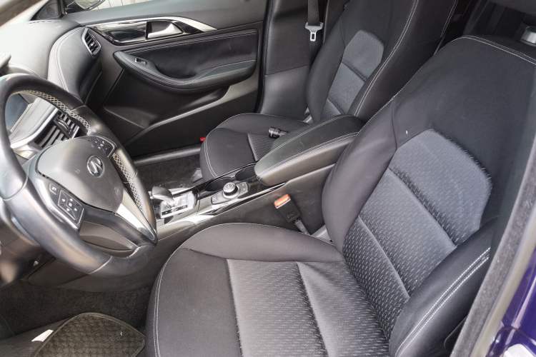 Used Infiniti QX30 2017 2.0T Four-Wheel Drive Fashion Edition Left Front Seat