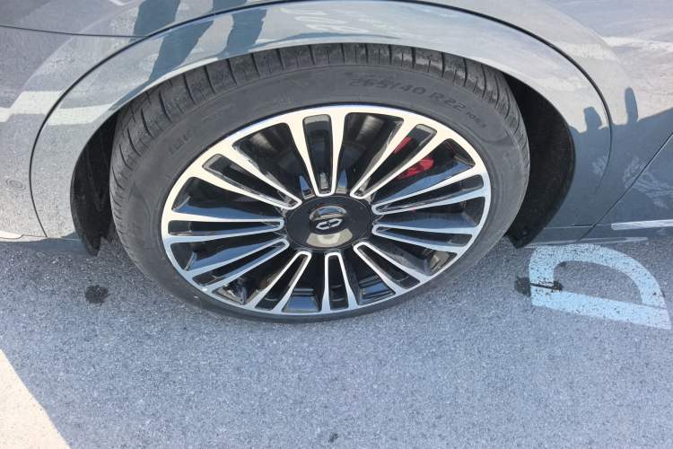 Used Hima AITO M9 2024 Range-Extended Ultra Version 42 kWh 6-Seater Model Left Front Wheel Hub